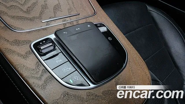 Mercedes-Benz E-Class 2022 thumb 3