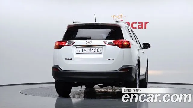 Toyota RAV4 2015 thumb 11