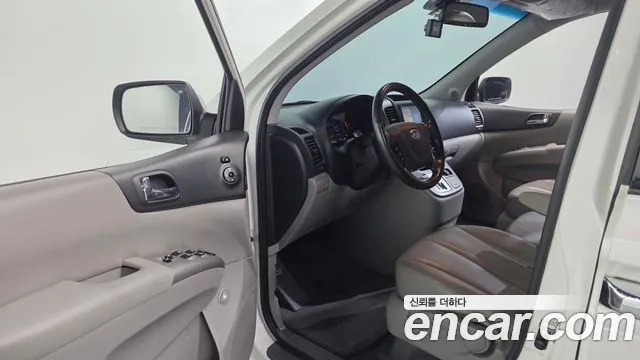 Kia Canival 2012 thumb 3