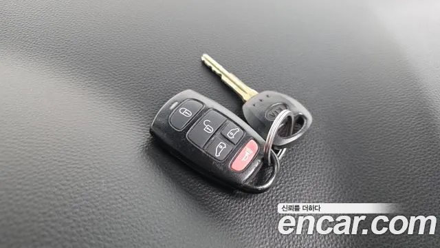 Kia Canival 2012 thumb 4