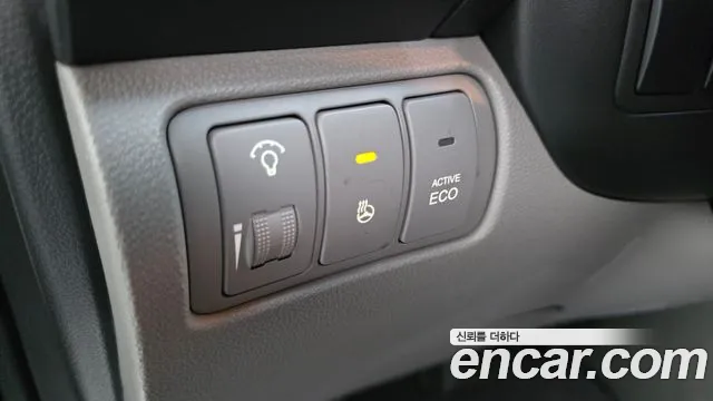Kia Canival 2012 thumb 11