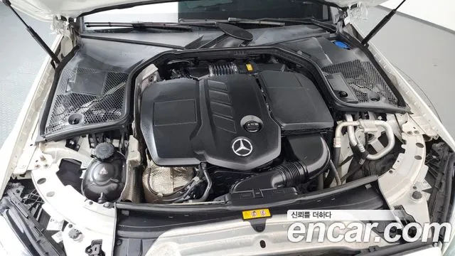 Mercedes-Benz C-Class 2019 thumb 7