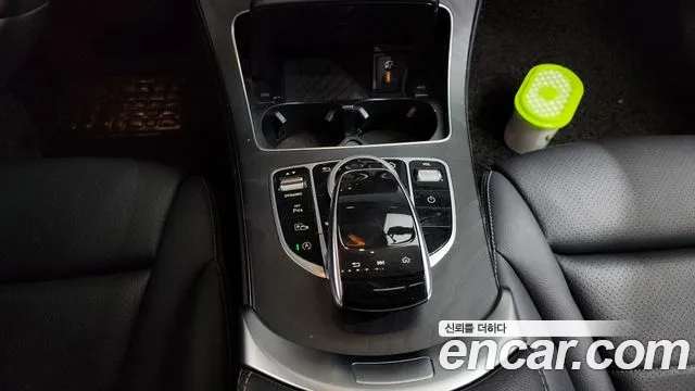 Mercedes-Benz C-Class 2019 thumb 3