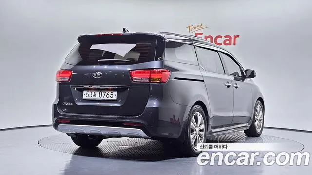 Kia Carnival 2016 thumb 2