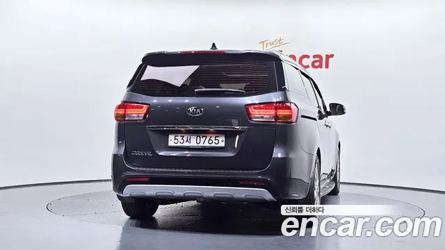 Kia Carnival 2016 thumb 4