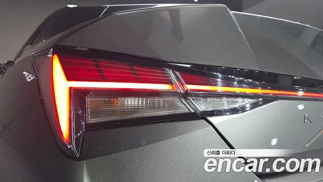Hyundai Elantra 2022 thumb 6