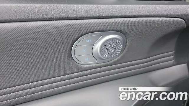 Hyundai Elantra 2022 thumb 2