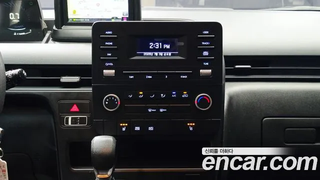 Hyundai Staria 2022 thumb 6