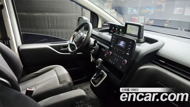 Hyundai Staria 2022 thumb 8