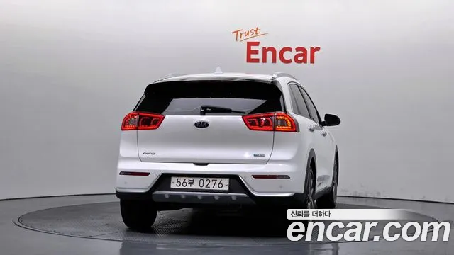 Kia Niro 2016 thumb 3