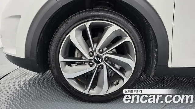 Kia Niro 2016 thumb 4