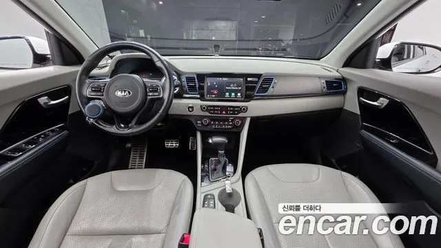 Kia Niro 2016 thumb 6
