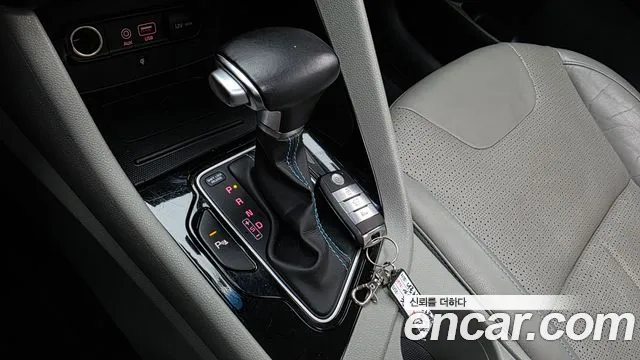 Kia Niro 2016 thumb 8