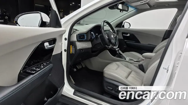 Kia Niro 2016 thumb 9