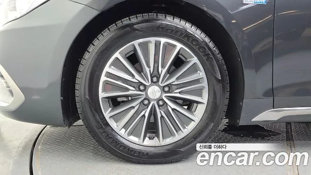 Hyundai Grandeur 2018 thumb 10