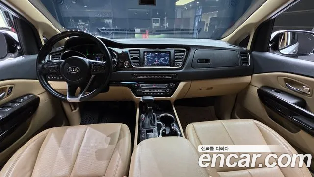 Kia Carnival 2019 thumb 7