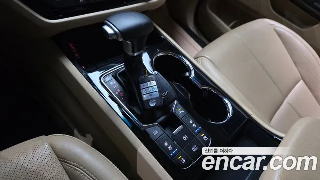 Kia Carnival 2019 thumb 9