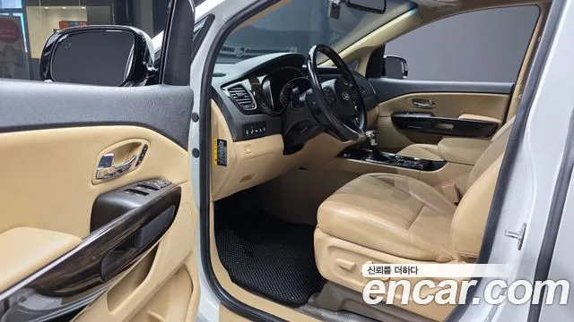 Kia Carnival 2019 thumb 10