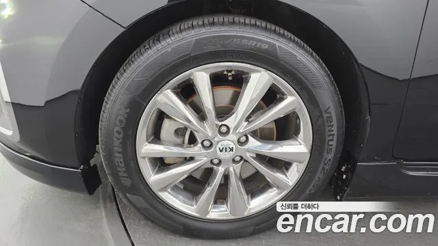 Kia Carnival 2019 thumb 5