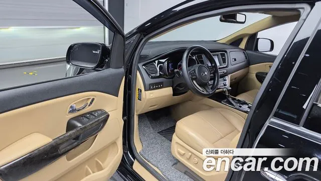 Kia Carnival 2019 thumb 12
