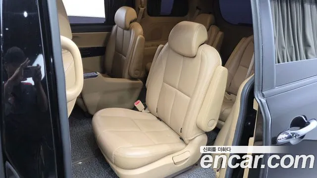 Kia Carnival 2019 thumb 10