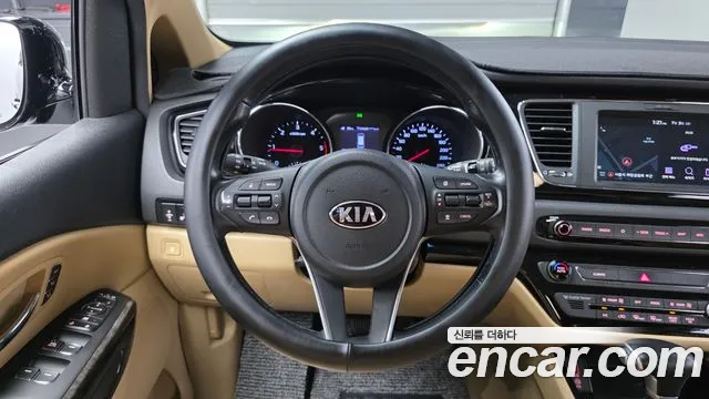 Kia Carnival 2019 thumb 8