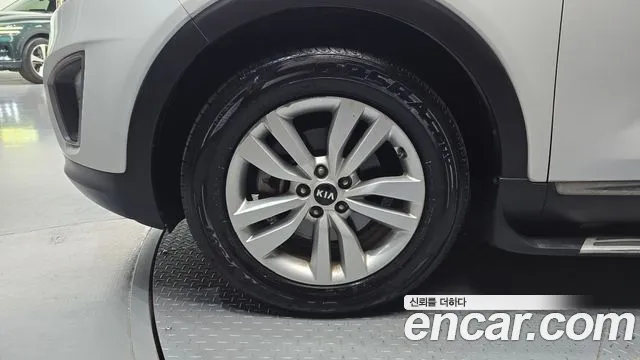 Kia Sorento 2017 thumb 3