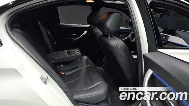 BMW 3 серии 2016 thumb 3