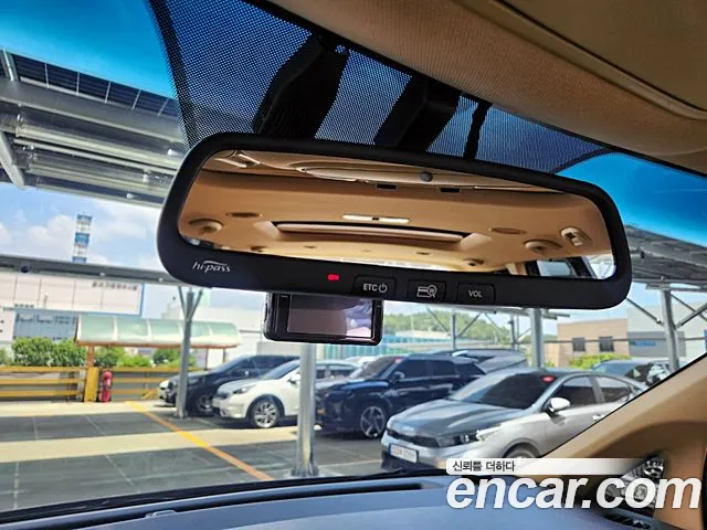 Kia Carnival 2016 thumb 12