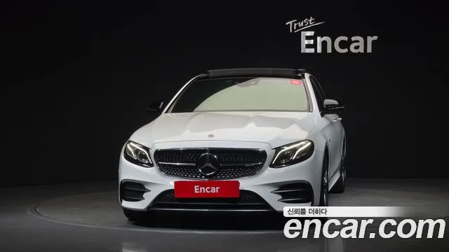 Mercedes-Benz E-Class 2019 thumb 2