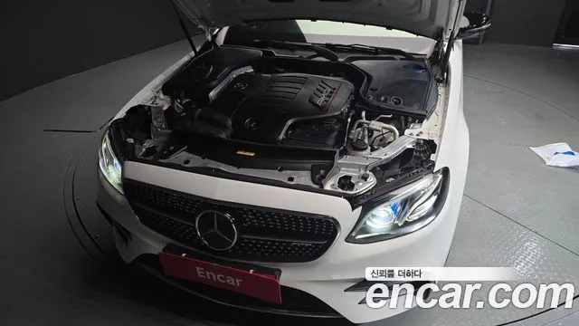Mercedes-Benz E-Class 2019 thumb 10