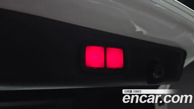 Mercedes-Benz E-Class 2019 thumb 11