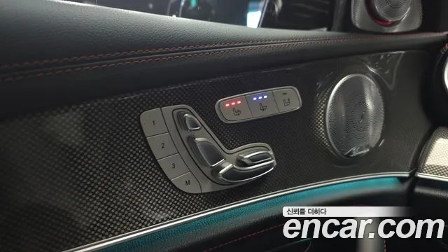 Mercedes-Benz E-Class 2019 thumb 8