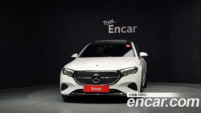 Mercedes-Benz E-Class 2025 thumb 5