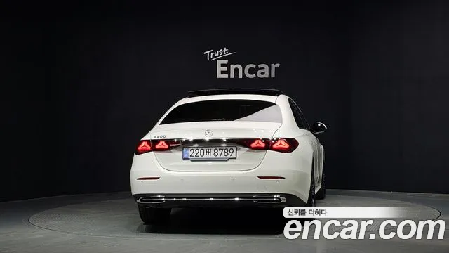 Mercedes-Benz E-Class 2025 thumb 7