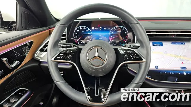 Mercedes-Benz E-Class 2025 thumb 3