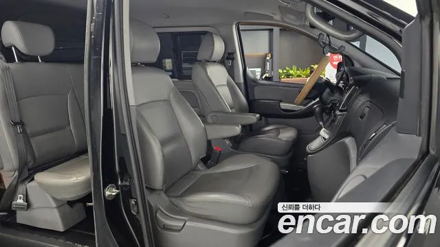 Hyundai Staria 2016 thumb 6