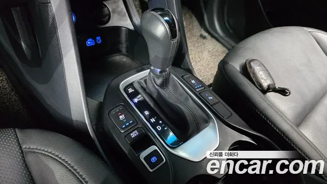 Hyundai Santafe 2017 thumb 9