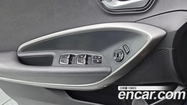 Hyundai Santafe 2017 thumb 6