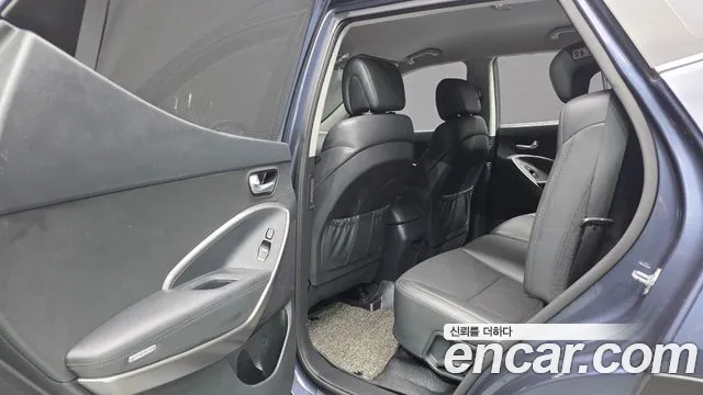 Hyundai Santafe 2017 thumb 11