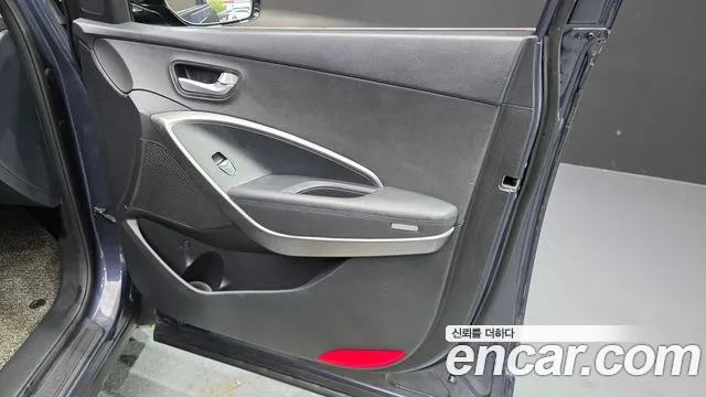 Hyundai Santafe 2017 thumb 3