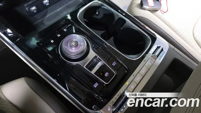 Kia Carnival 2022 thumb 2
