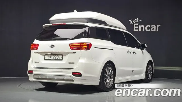 Kia Carnival 2019 thumb 4