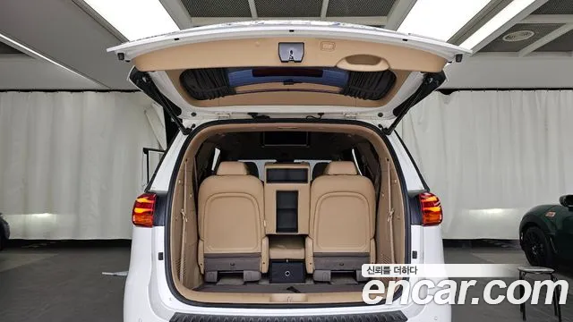 Kia Carnival 2019 thumb 9