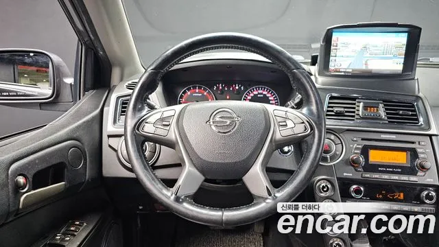 KGM Korando 2016 thumb 9