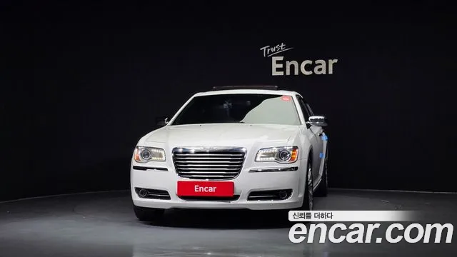 Chrysler 300C 2011 thumb 3