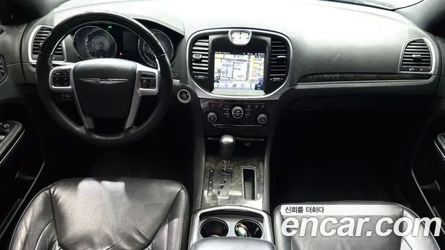 Chrysler 300C 2011 thumb 7