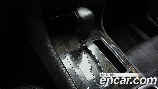Chrysler 300C 2011 thumb 9