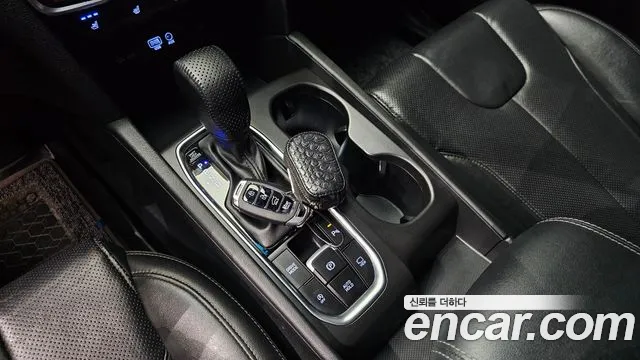 Hyundai Santa Fe 2018 thumb 9