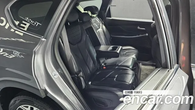 Hyundai Santa Fe 2018 thumb 11